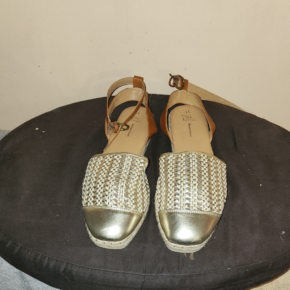 Time and Tru Women's Gold and Tan Espadrilles